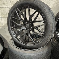 4 Used Rims 22 Inch 5x120 Black Gloss 