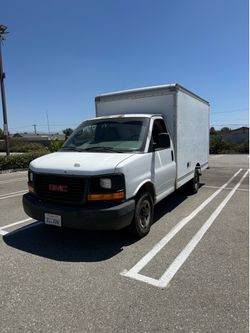2012 GMC G3500 Box truck