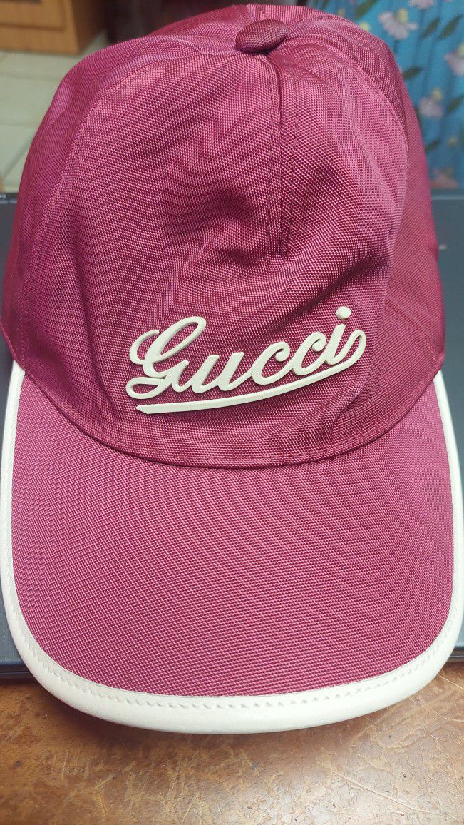 Gucci Baseball Cap Burgundy Cursive Size "M" 