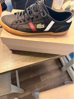 Mens Lacoste size 9 Used in great condition $60