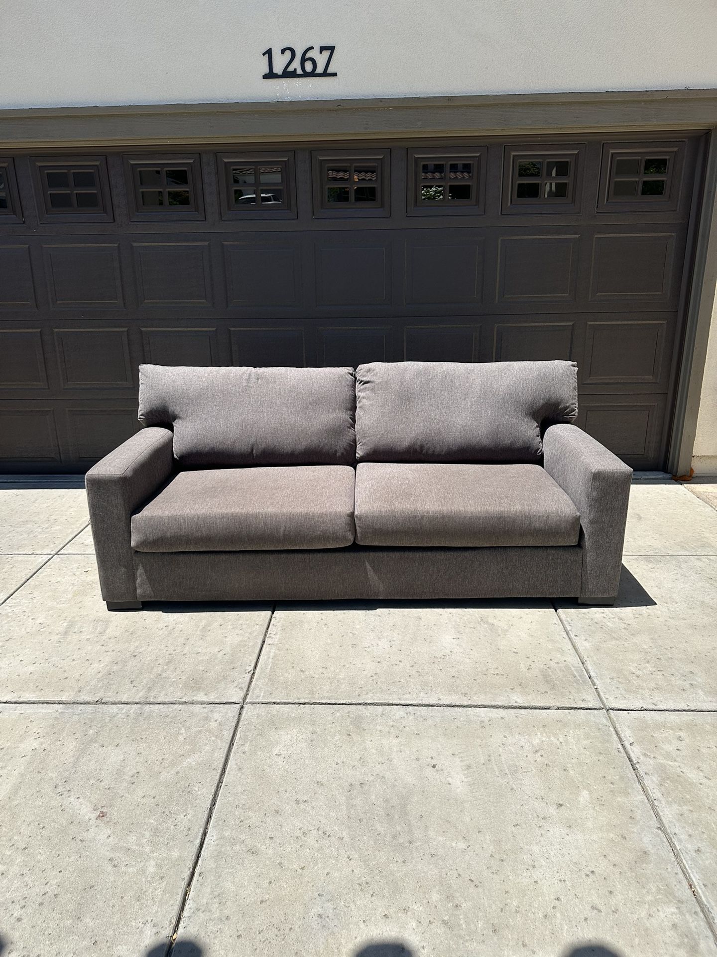 New Living Spaces Grey Sofa - FREE DELIVERY 🚛