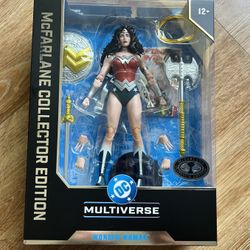 McFarlane DC Collector Edition Platinum Chase Wonder Woman Figure