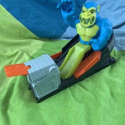 Hot Wheels Toxic Ape Attack 