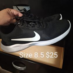 Nike Shoes Size 8.5