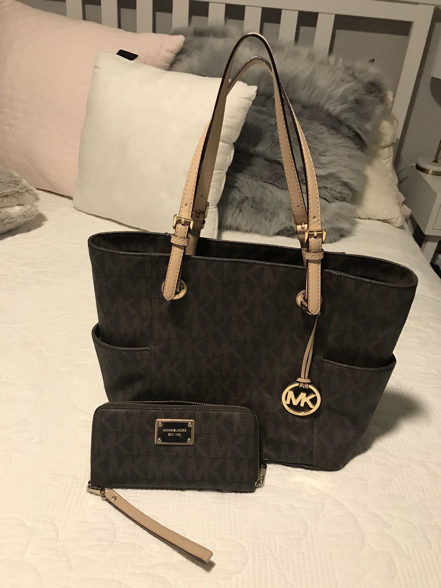 Michael Kors purse and wallet set