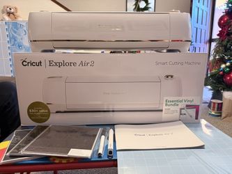 Cricut Explore Air 2; Like New: $175 obo