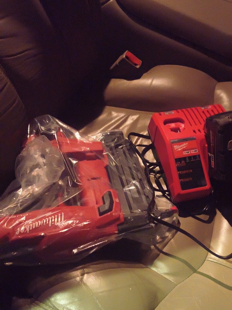 18 Gauge Milwaukee Brad Nailer