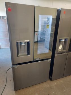 LG 26cu.ft Counter-Depth French-Door Refrigerator With Smart Mirror InstaView (Black Stainless)