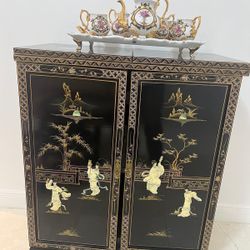 China  Asian  Gold Painted bar Cabinet 