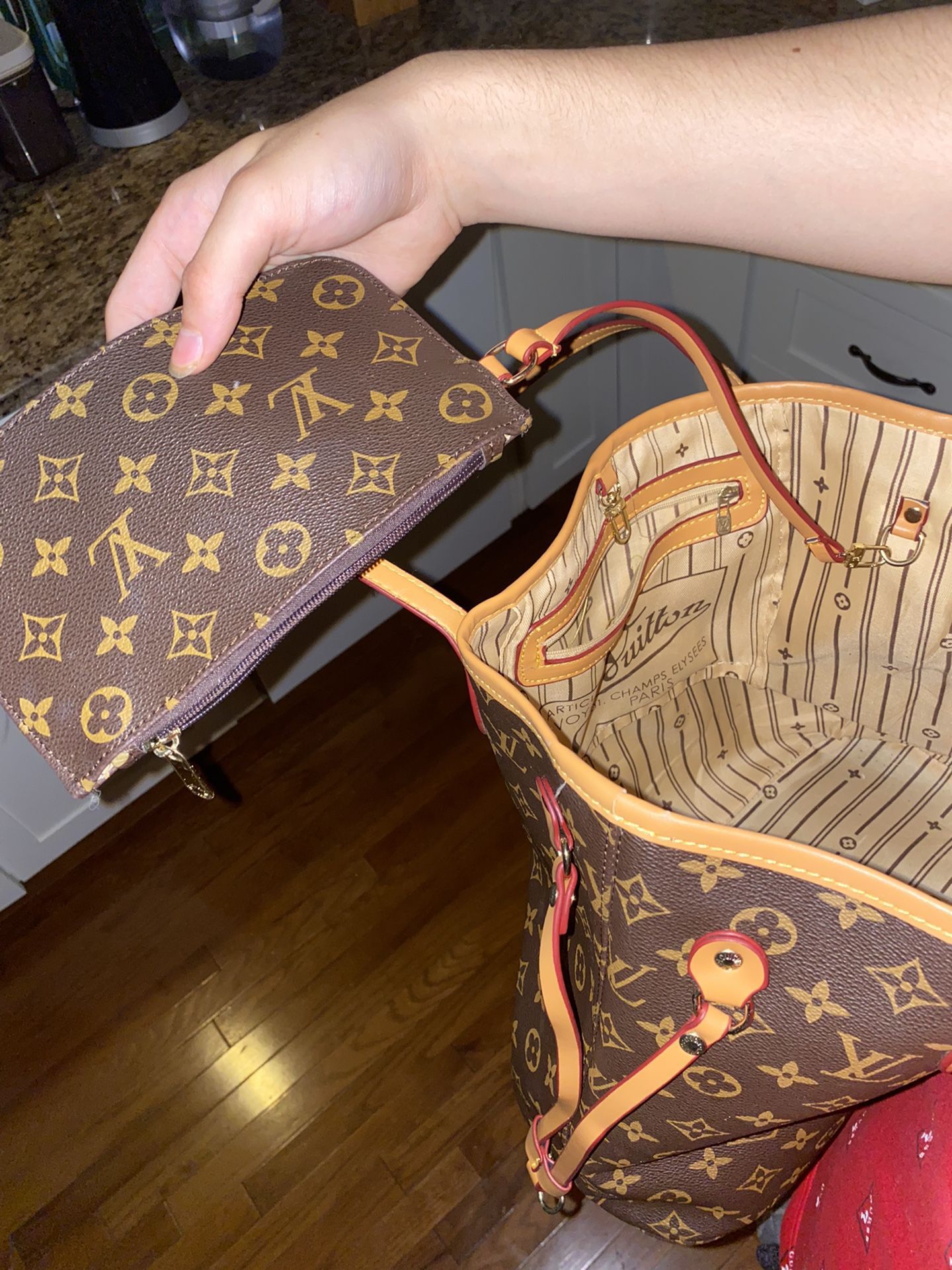 Vintage Louis Vuitton Purse/Handbag Never Used With Writing “article’s de  voyage Louis Vuitton 101. champs elysees Paris” On The Inside. for Sale in
