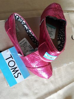 New TOMS shoes for girls size 3.5 (firm price as posted)