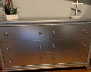 Silver 6 drawer dresser