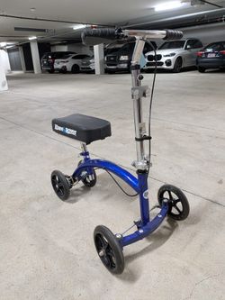 KneeRover Steerable Knee Scooter
