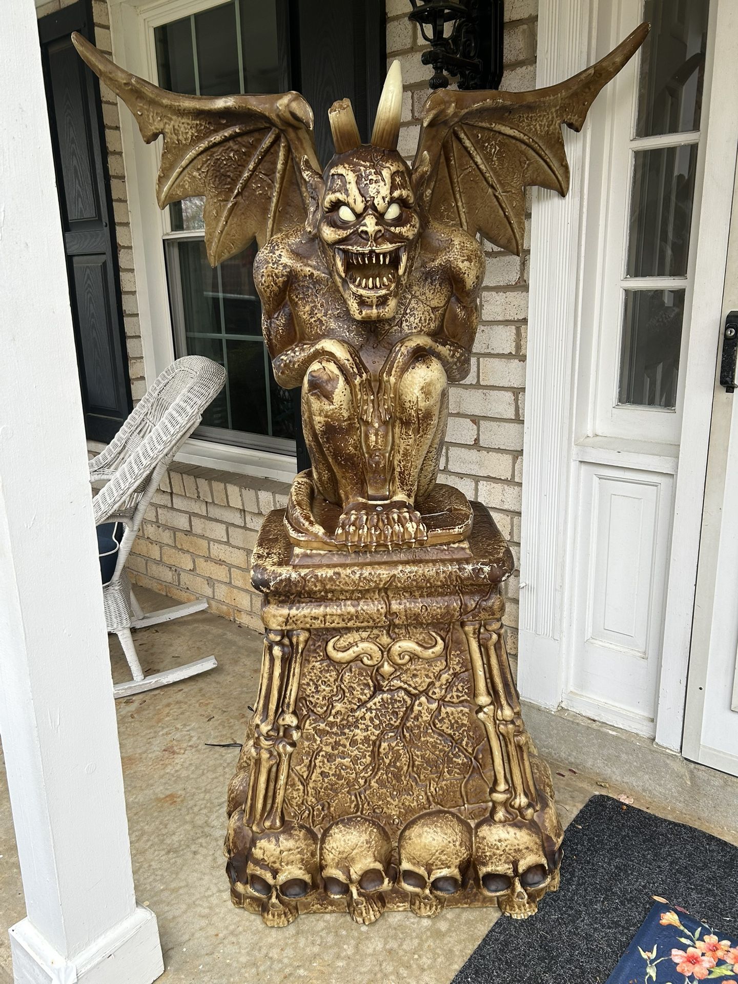 5.5 Foot Grave And Bones Gargoyle