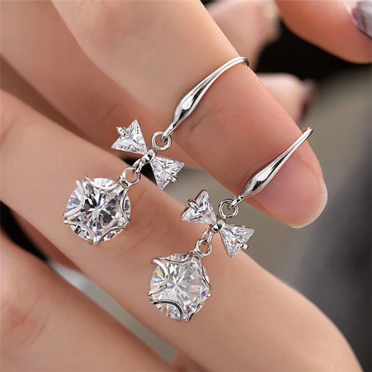 "Gorgeous Crystal Cubic Zirconia 925 Silver Plated Earrings, UNI22388
 
