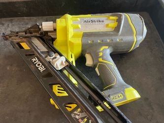 RYOBI ONE+ 18V AirStrike 15-Gauge Angled Finish Nailer P330 - TOOL ONLY
