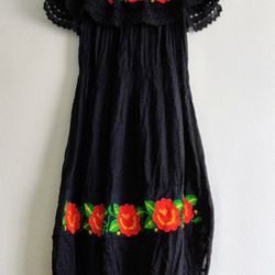 Embroidered Black Dress (Red Roses, Size L)