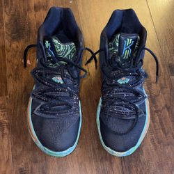 NIKE KYRIE 5 UFO MENS ATHLETIC SHOES BASKETBALL BLUE MID SIZE 11.5