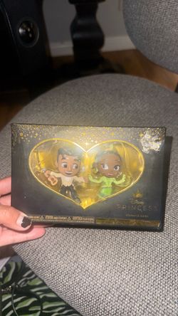 Princess Tiana and prince naveen funko