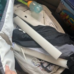 Mamaroo 4moms Bassist 