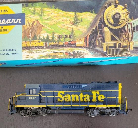 Santa Fe Diesel Locomotive for HO Scale