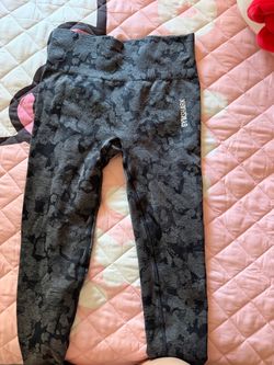 Gymshark Gymshark Woman's Black and Gray Camo Leggings