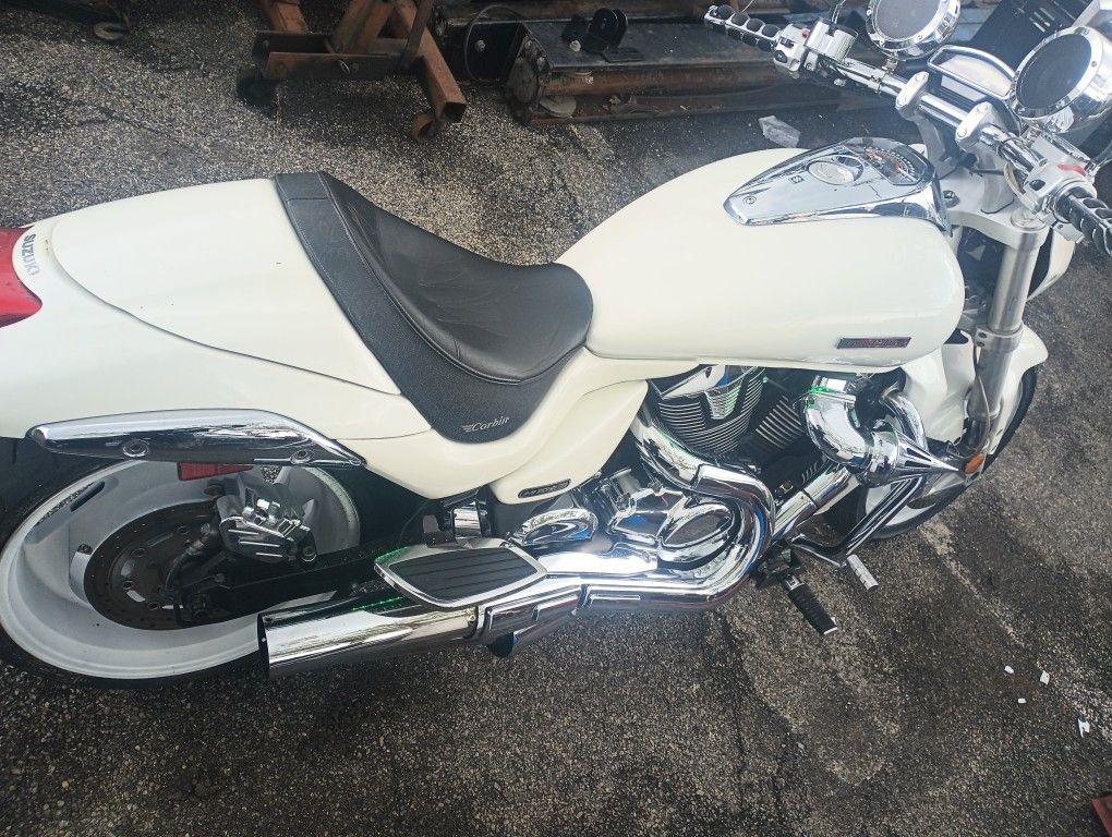 Suzuki Boulevard M109R