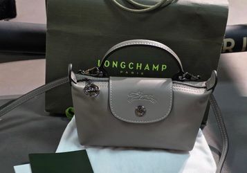 Gray leather Longchamp