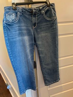 Women’s denim capri jeans