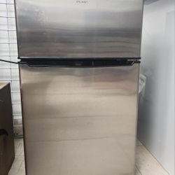REFRIGERADOR PARA OFICINA