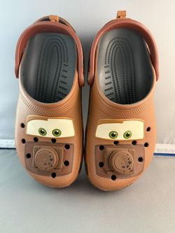 Crocs Disney Pixar Tow-Mater