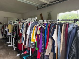 Complete Resale shop for sale