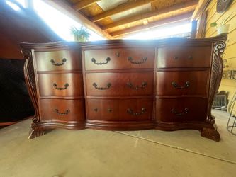 Dresser
