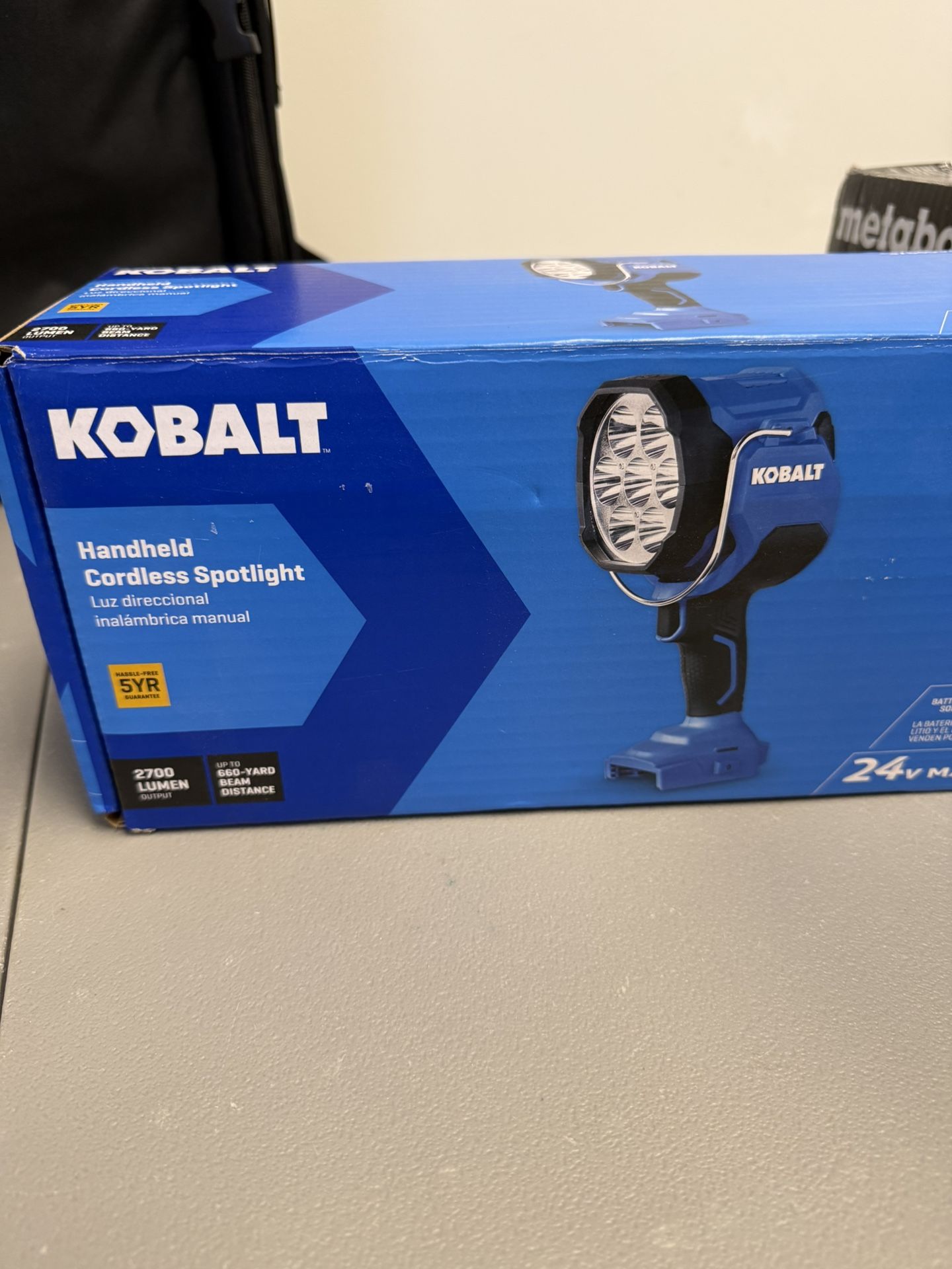 Kobalt 24V Lithium ion (Li-ion) Corded Cordless 2700-Lumen LED Rechargeable Power Tool Flashlight