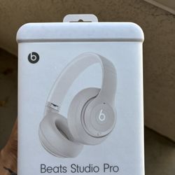Beats Studio Pro Bluetooth Wireless Headphones - Sandstone 