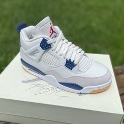 Air Jordan 4 SB Blue Navy Size 8.5Mens ( pick up only ) $220 FIRM