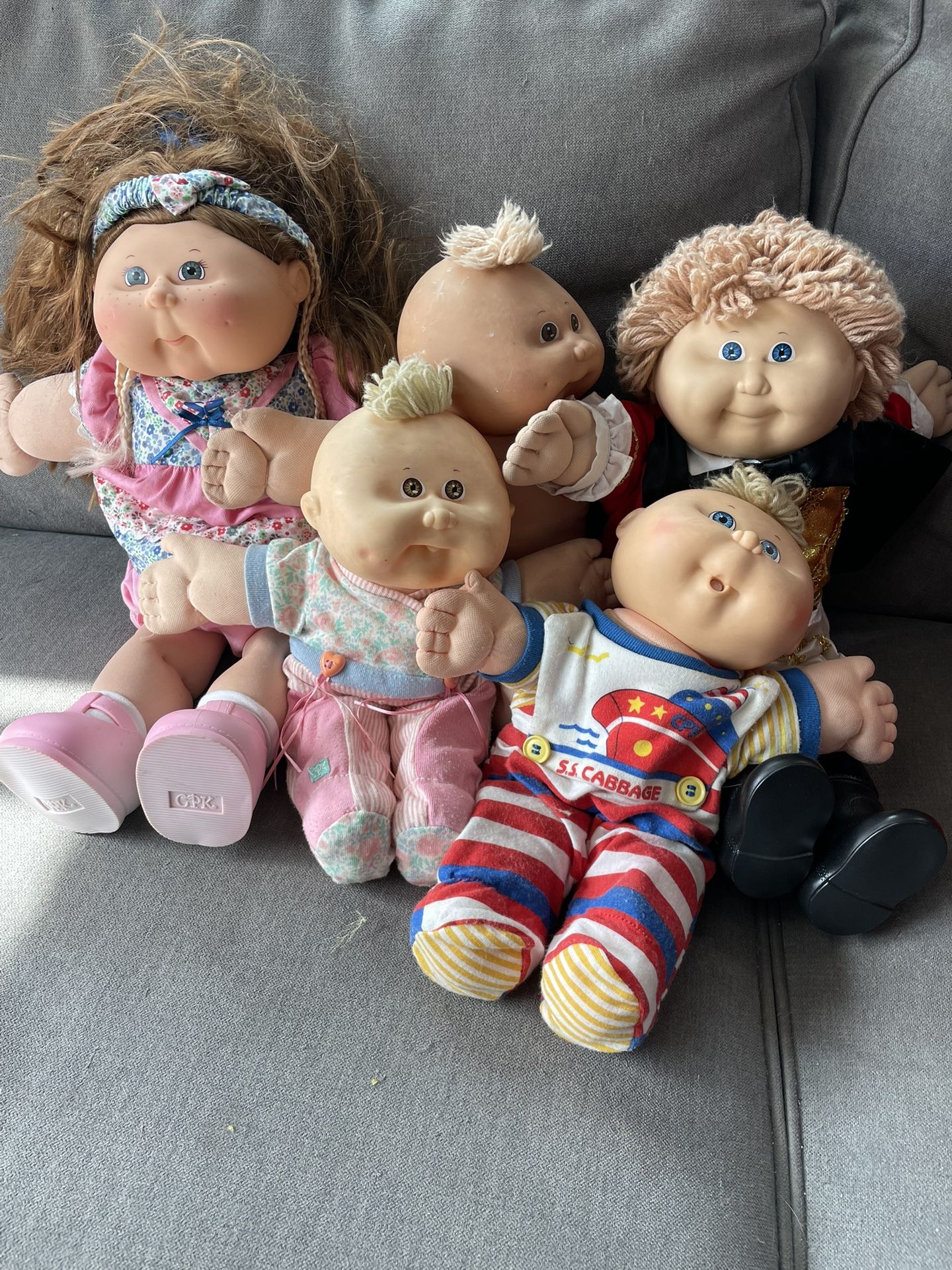 5 Cabbage Patch Dolls