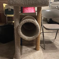 Cat Tree +scratch Post 