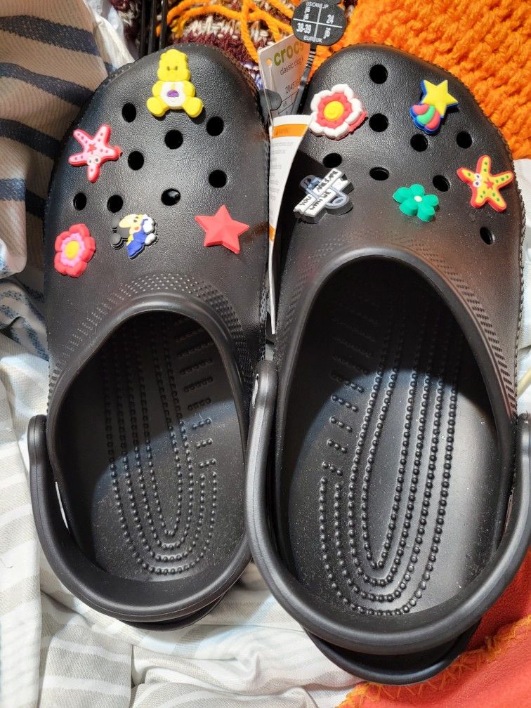 Crocs Size J6 In Black 