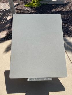 4’ x 5’ quartz countertop