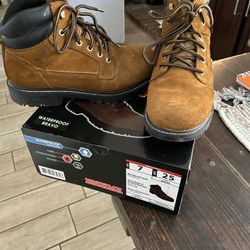 unisex boots size 7 like new