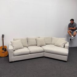 3k OFF: Room & Board Metro Sectional Sofa in Gino Oatmeal Twill *Great Condition* Can Deliver - Off White