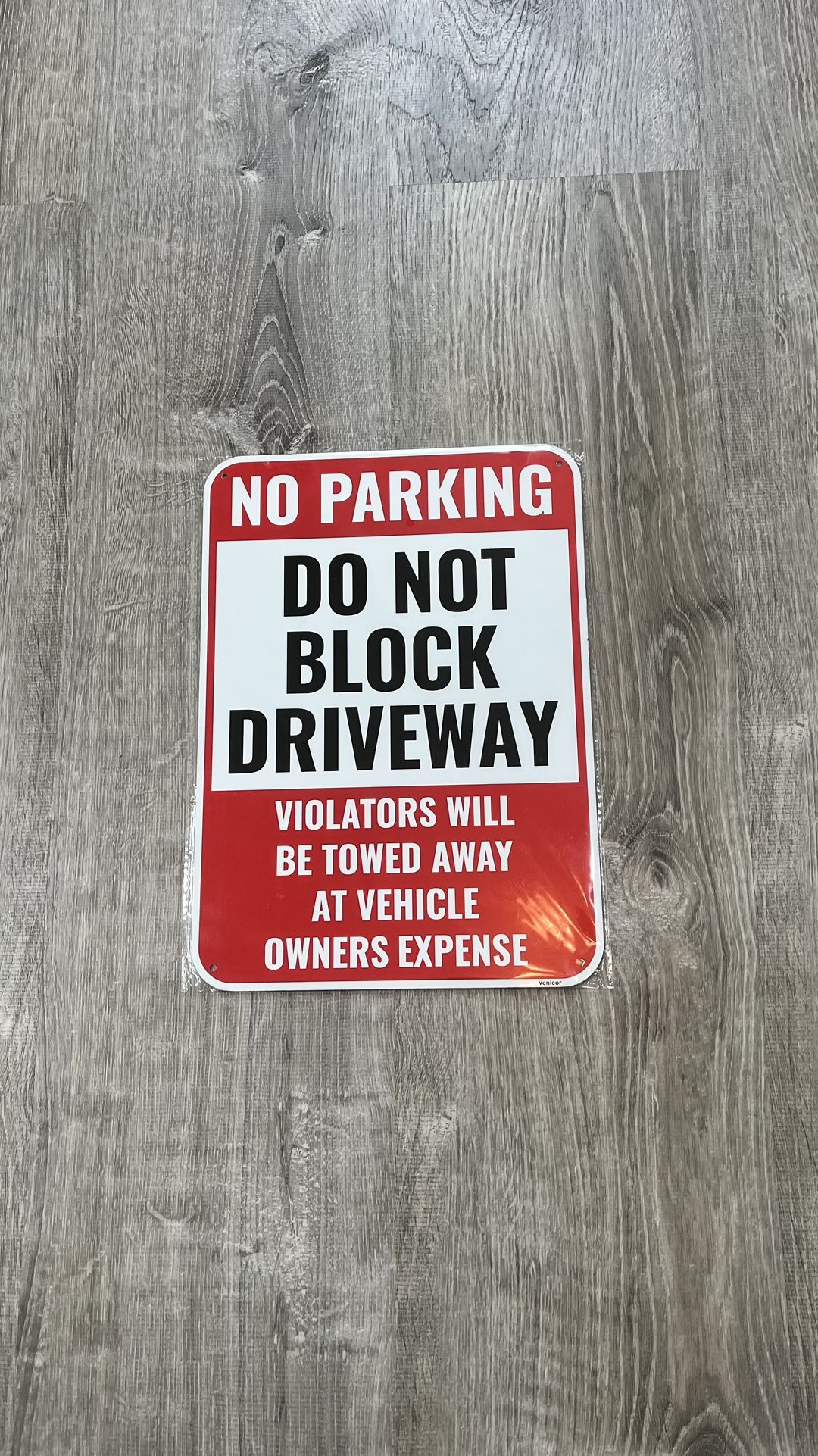 No Parking Do Not Block Driveway Red Sign 14 x 10 Inches Aluminum 1 Piece New