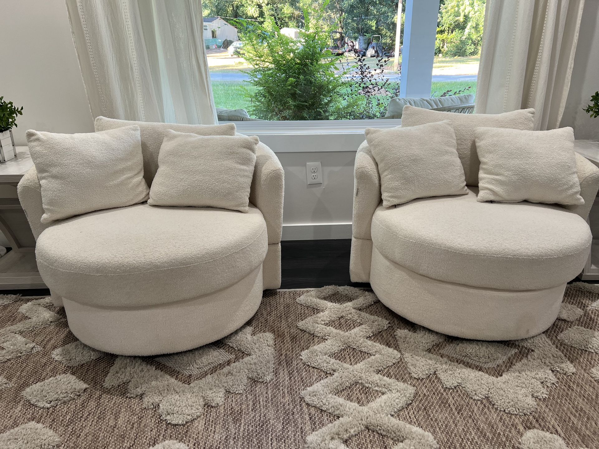 Accent Chairs: Oversized Round Swivel Sherpa
