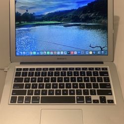Apple Macbook Air 13.3” 