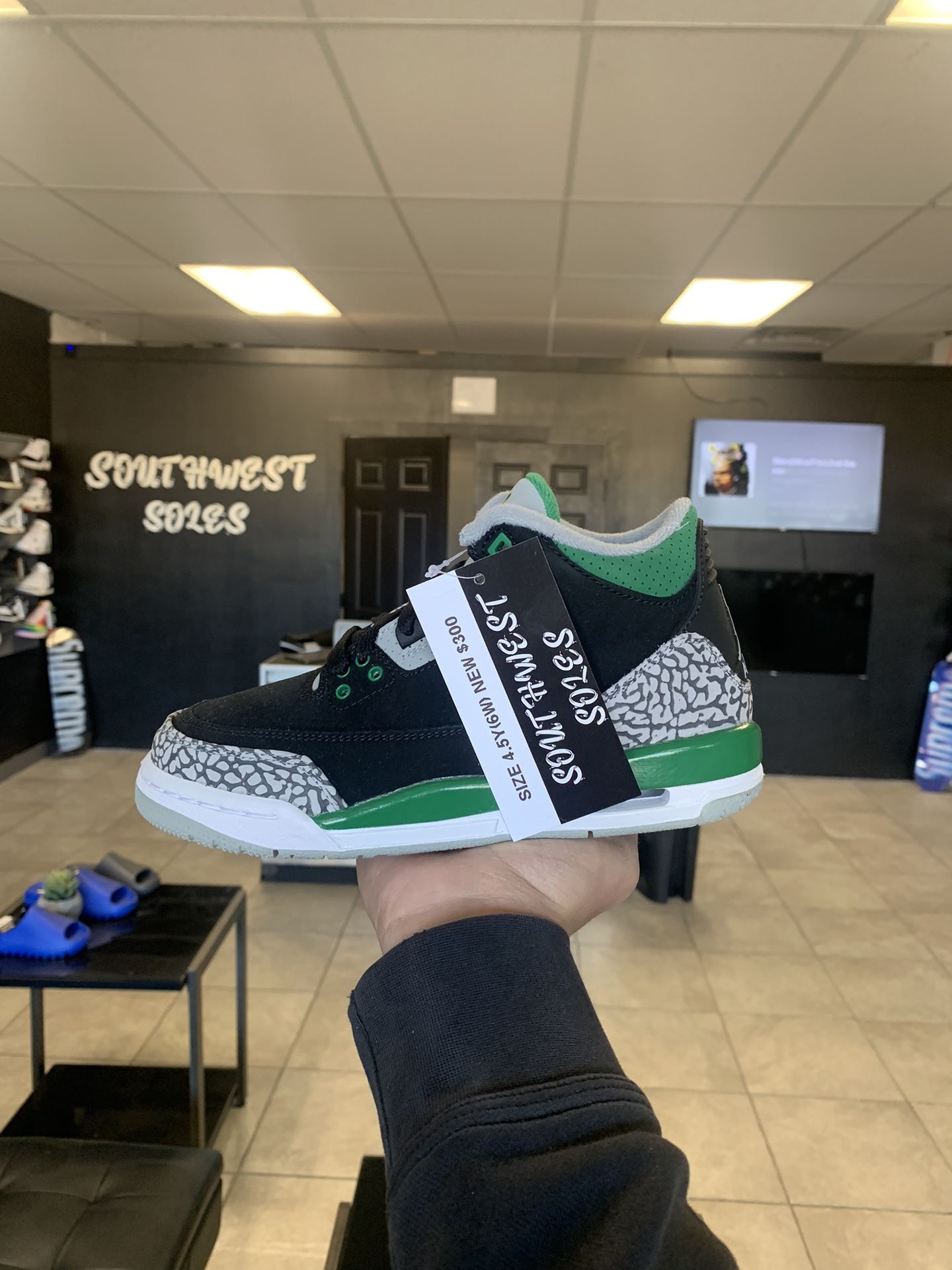 Jordan 3 Pine Green Size 4.5y (6w) Available In Store!