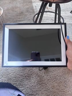 Moving picture frame