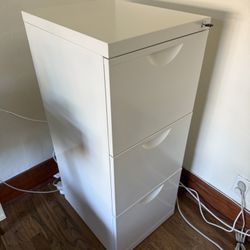 Locking Three Drawer File Cabinet