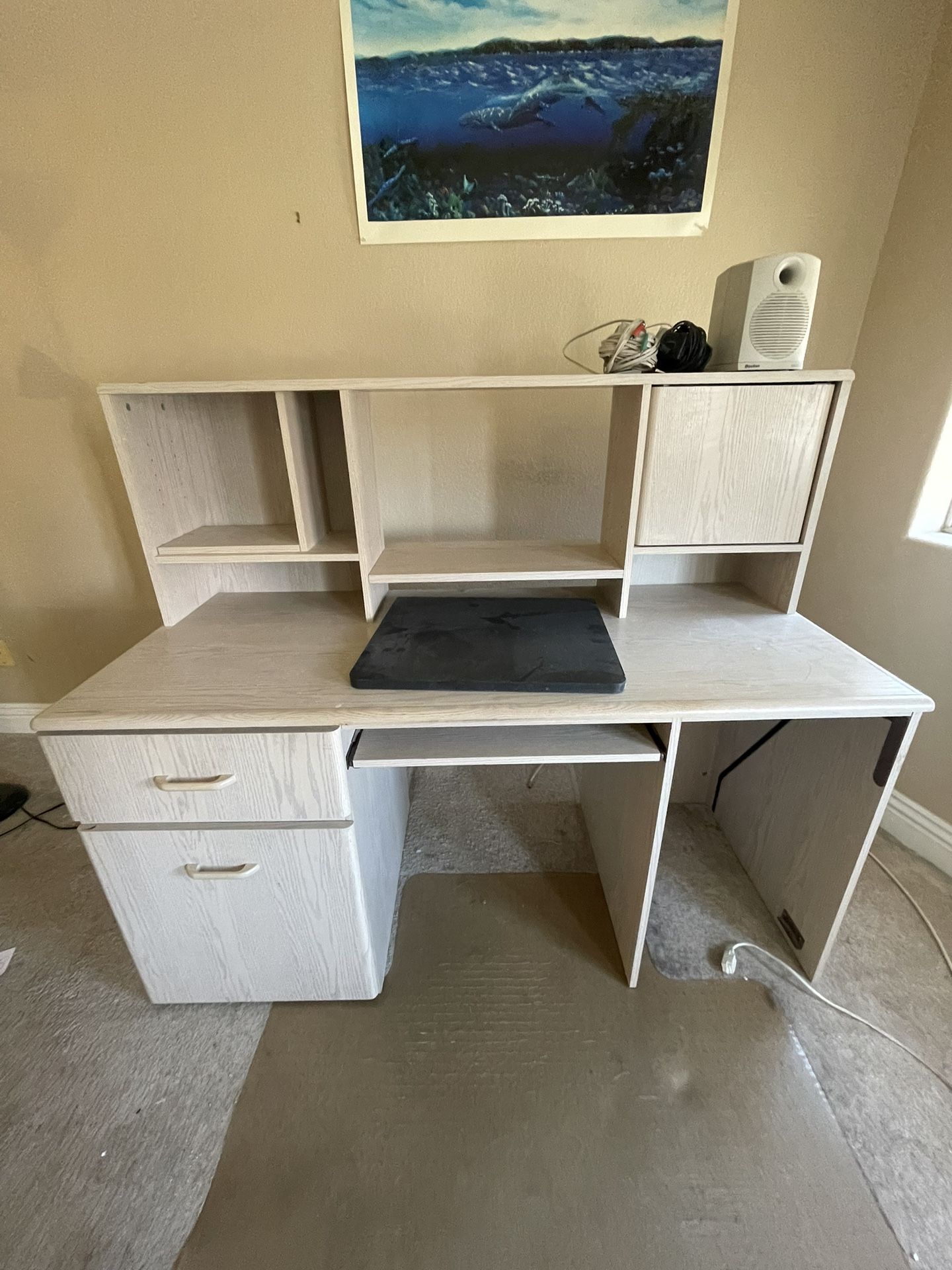 Computer desk