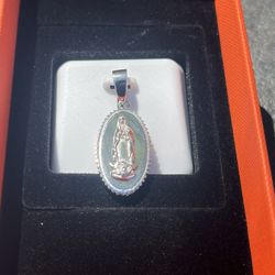 Virgin Mary 925 Sterling Silver Pendant 